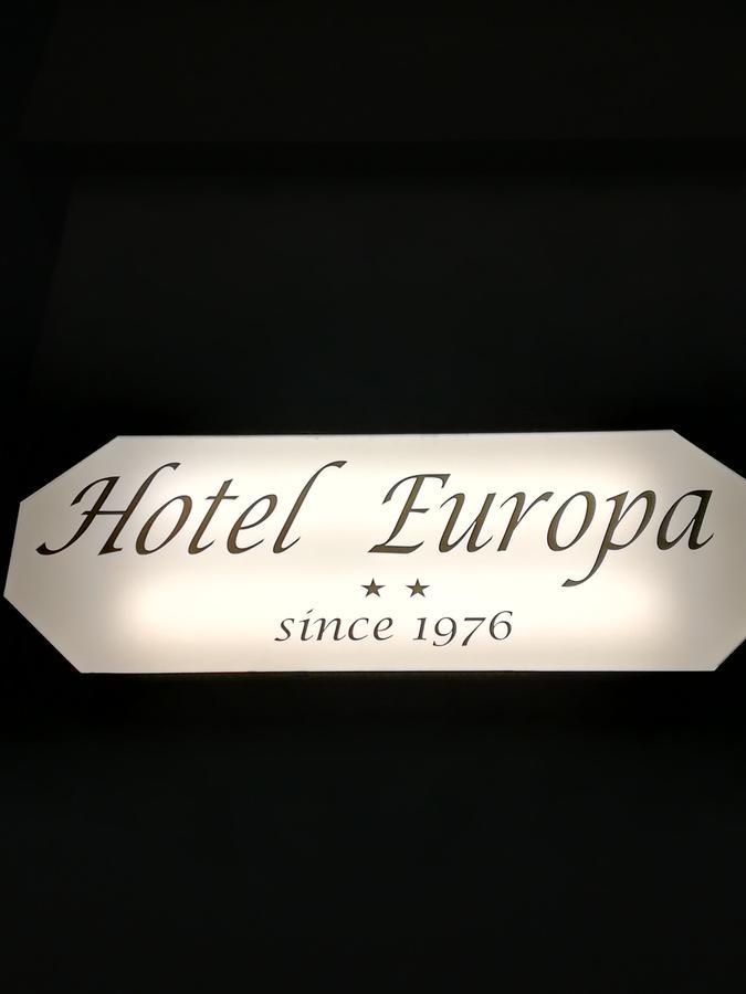 Europa 2*